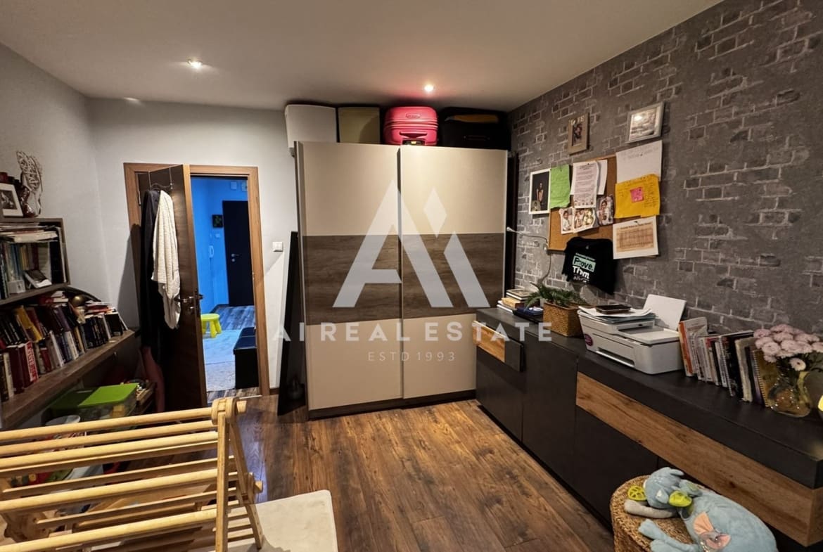 Тристаен апартамент с югоизточно изложение в гр. Плевен - 0