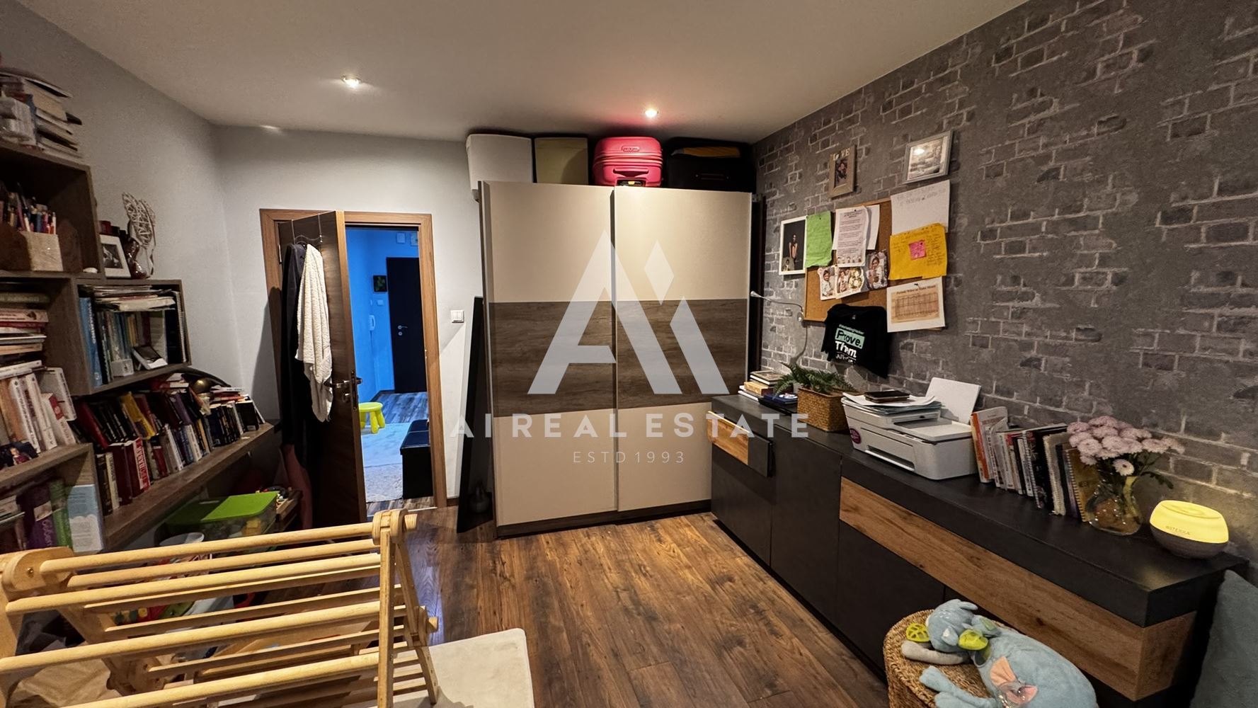 Тристаен апартамент с югоизточно изложение в гр. Плевен - 0