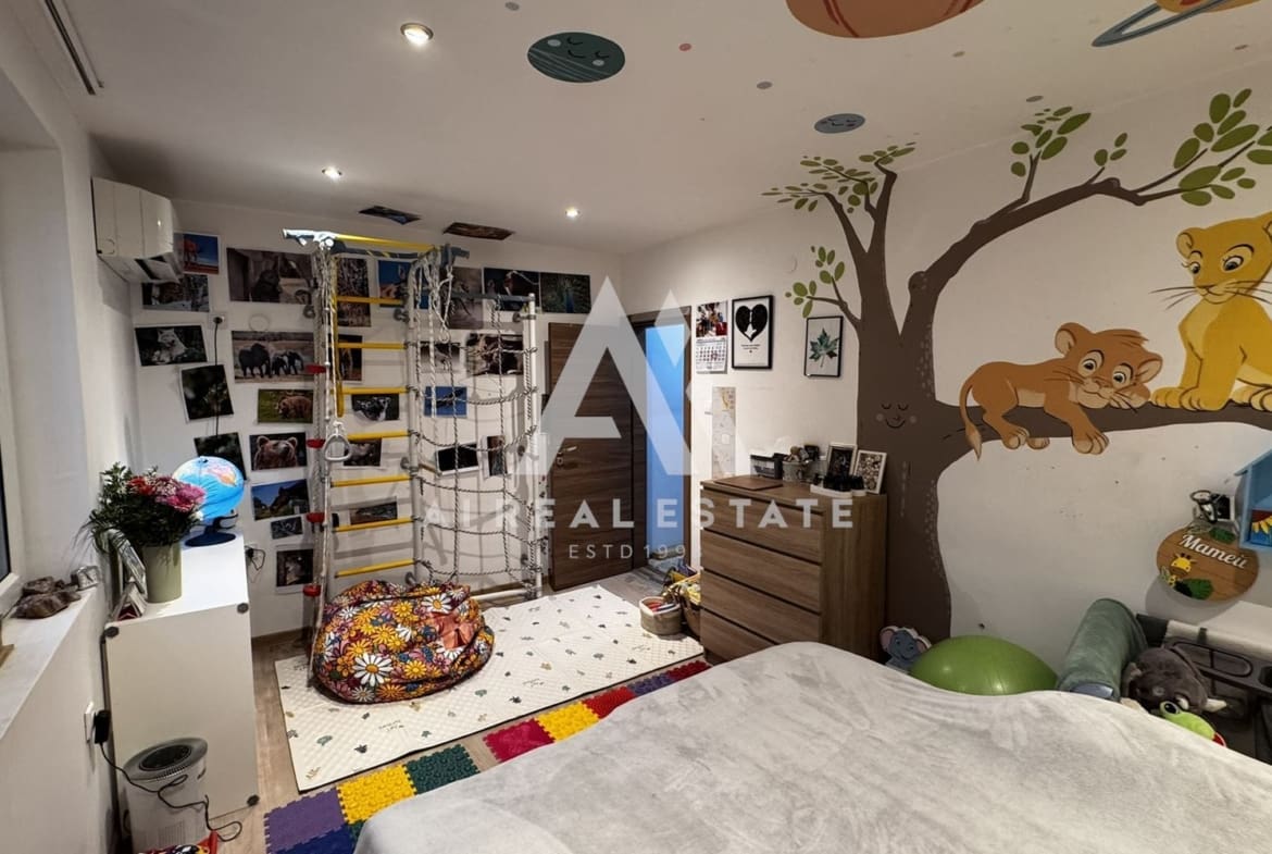 Тристаен апартамент с югоизточно изложение в гр. Плевен - 0