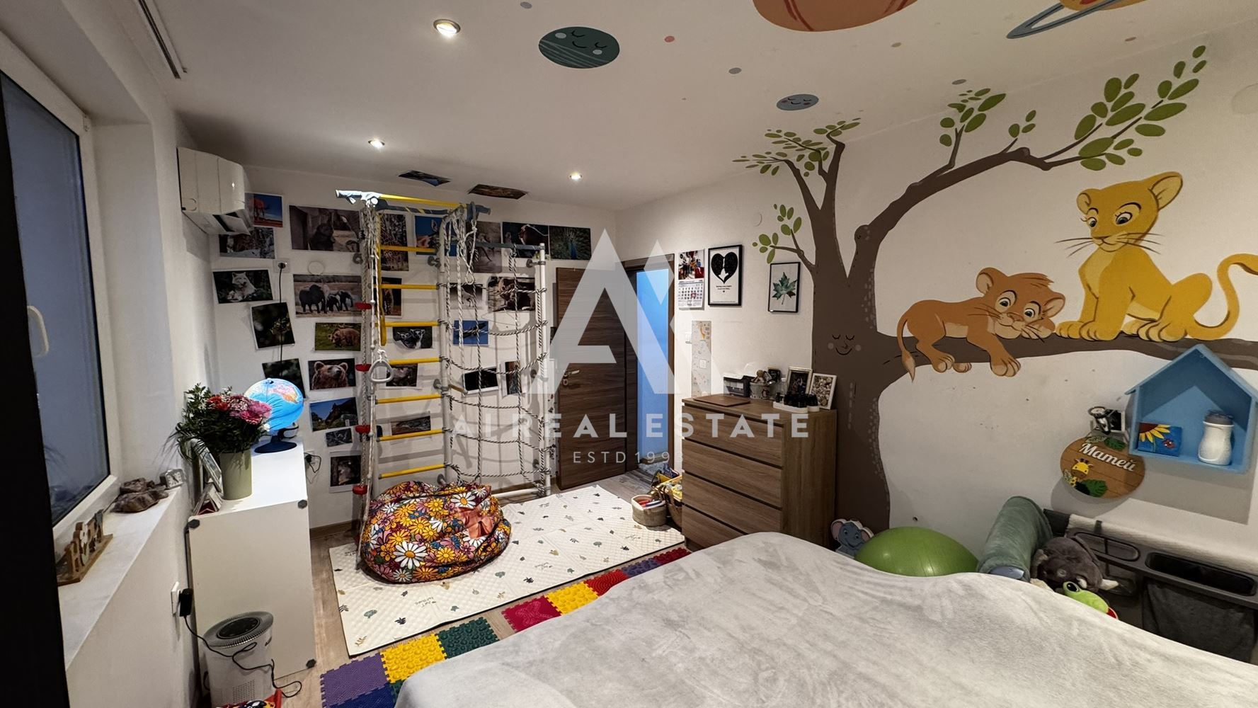 Тристаен апартамент с югоизточно изложение в гр. Плевен - 0