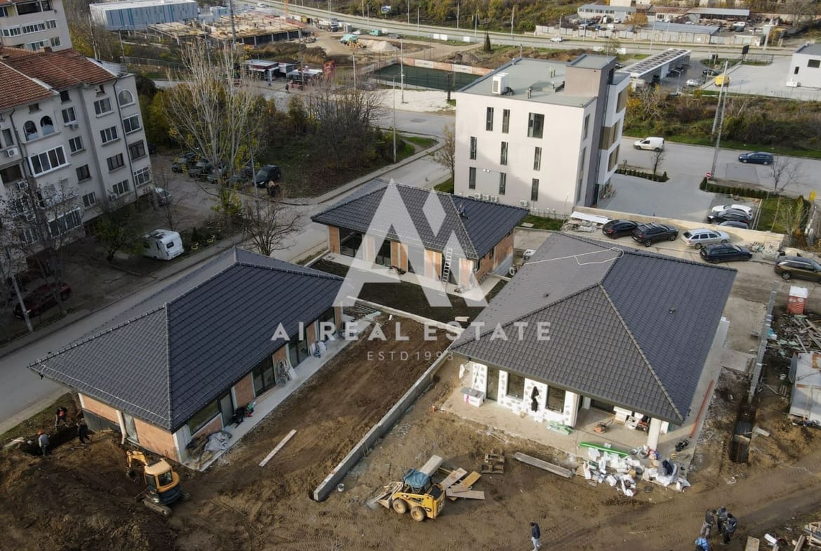 Нова къща с двоен гараж и двор гр.Плевен, ул.Трите бора - АКТ 14 ! - 0