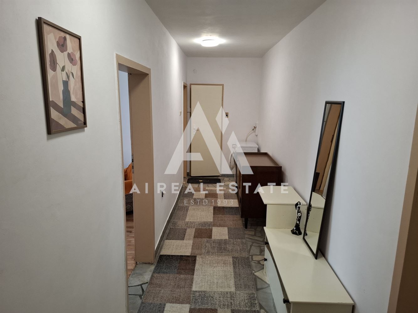 3-стаен апартамент под наем - 0