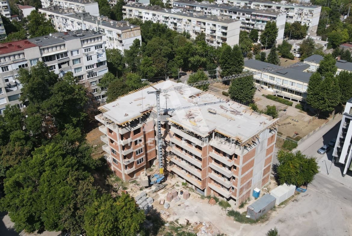 Тристаен в сграда Хармония - ж.к.Сторгозия с акт14! - 0