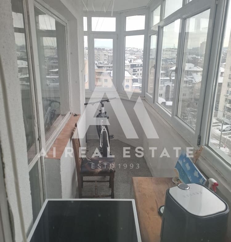 Двустаен апартамент, тухла, идеален център - 0