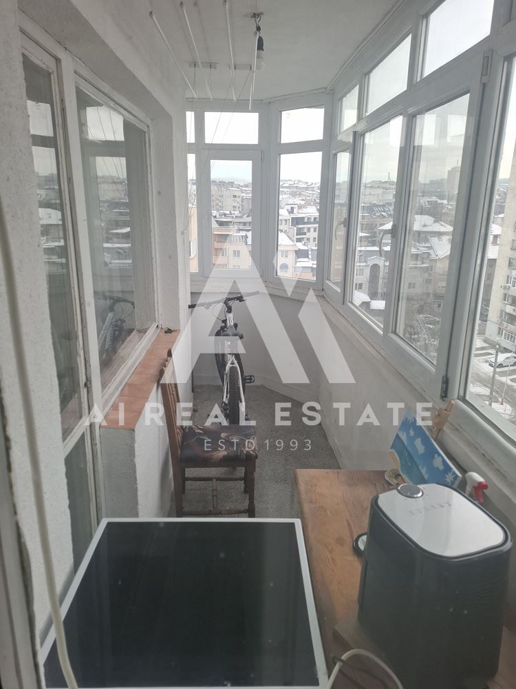 Двустаен апартамент, тухла, идеален център - 0