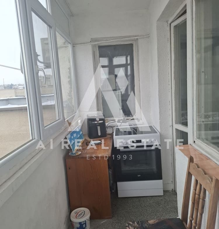 Двустаен апартамент, тухла, идеален център - 0