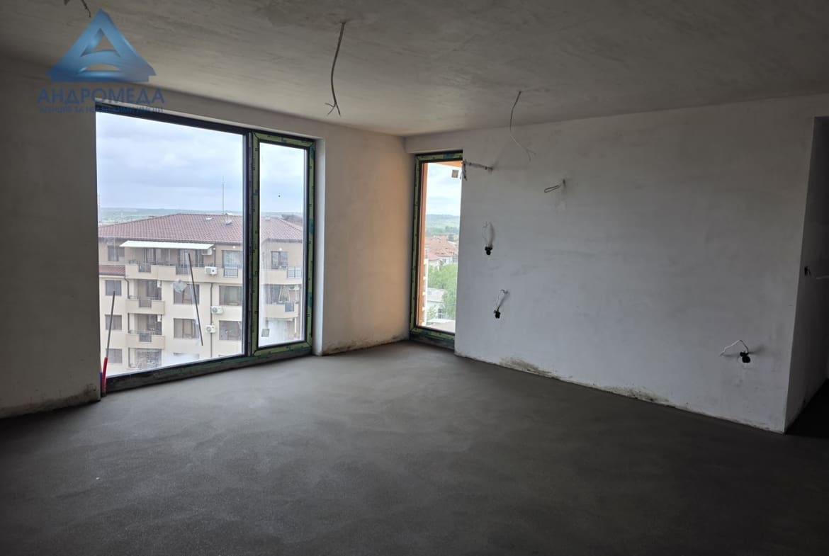 Тристаен апартамент в затворен комплекс – ново строителство, очакван Акт 16 декември 2025 г. - 0