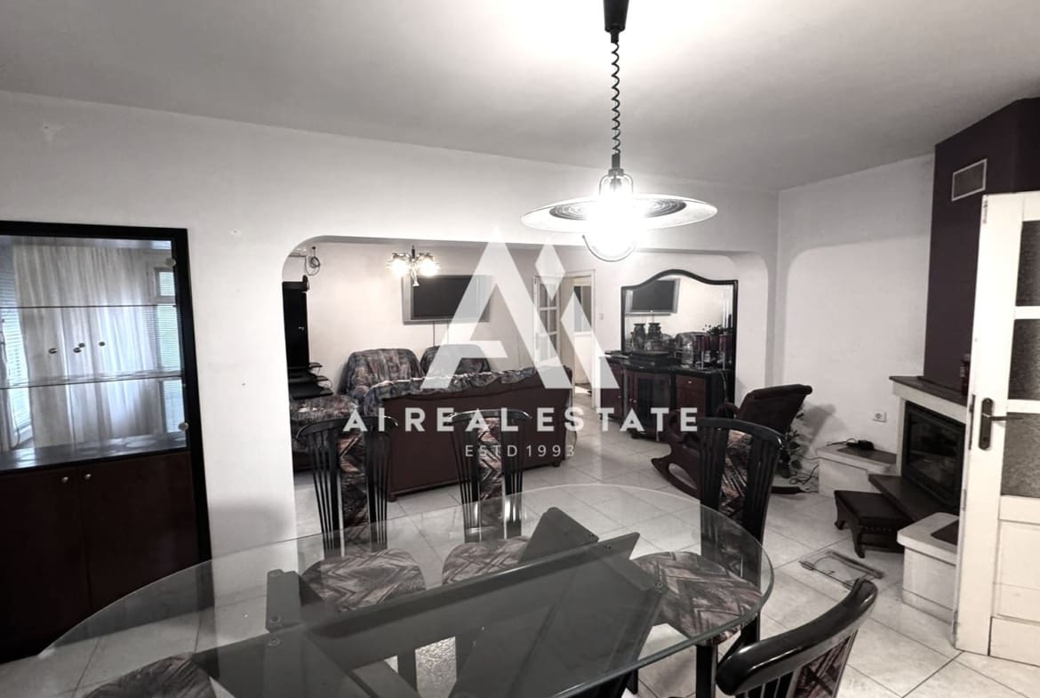 🏡 Луксозен четиристаен апартамент с площ 255 кв.м и двоен гараж – до идеален център и Медицински университет, Плевен - 0