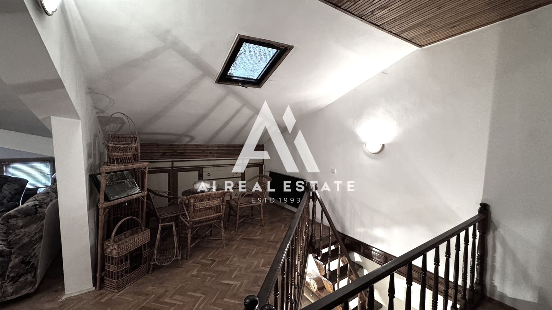 🏡 Луксозен четиристаен апартамент с площ 255 кв.м и двоен гараж – до идеален център и Медицински университет, Плевен - 0