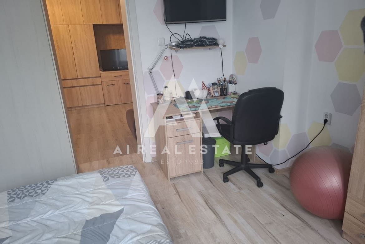 Двустаен апартамент, тухла, идеален център - 0