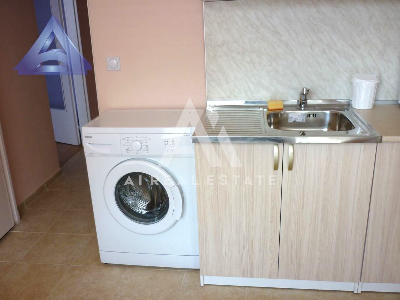 Дава под наем едностаен апартамент - 0