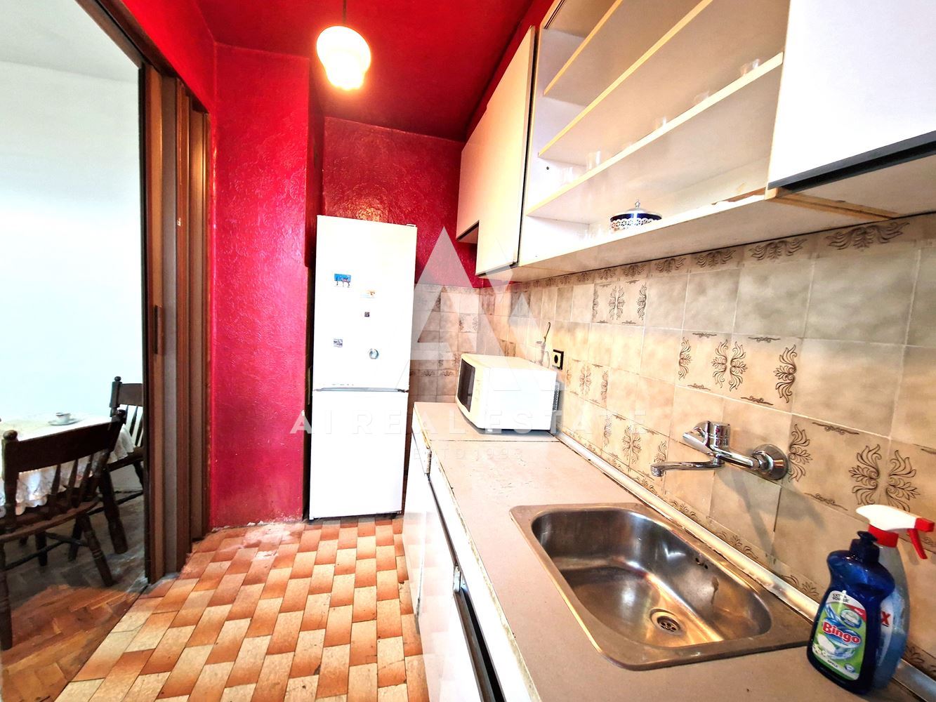 Продава четиристаен апартамент - 0