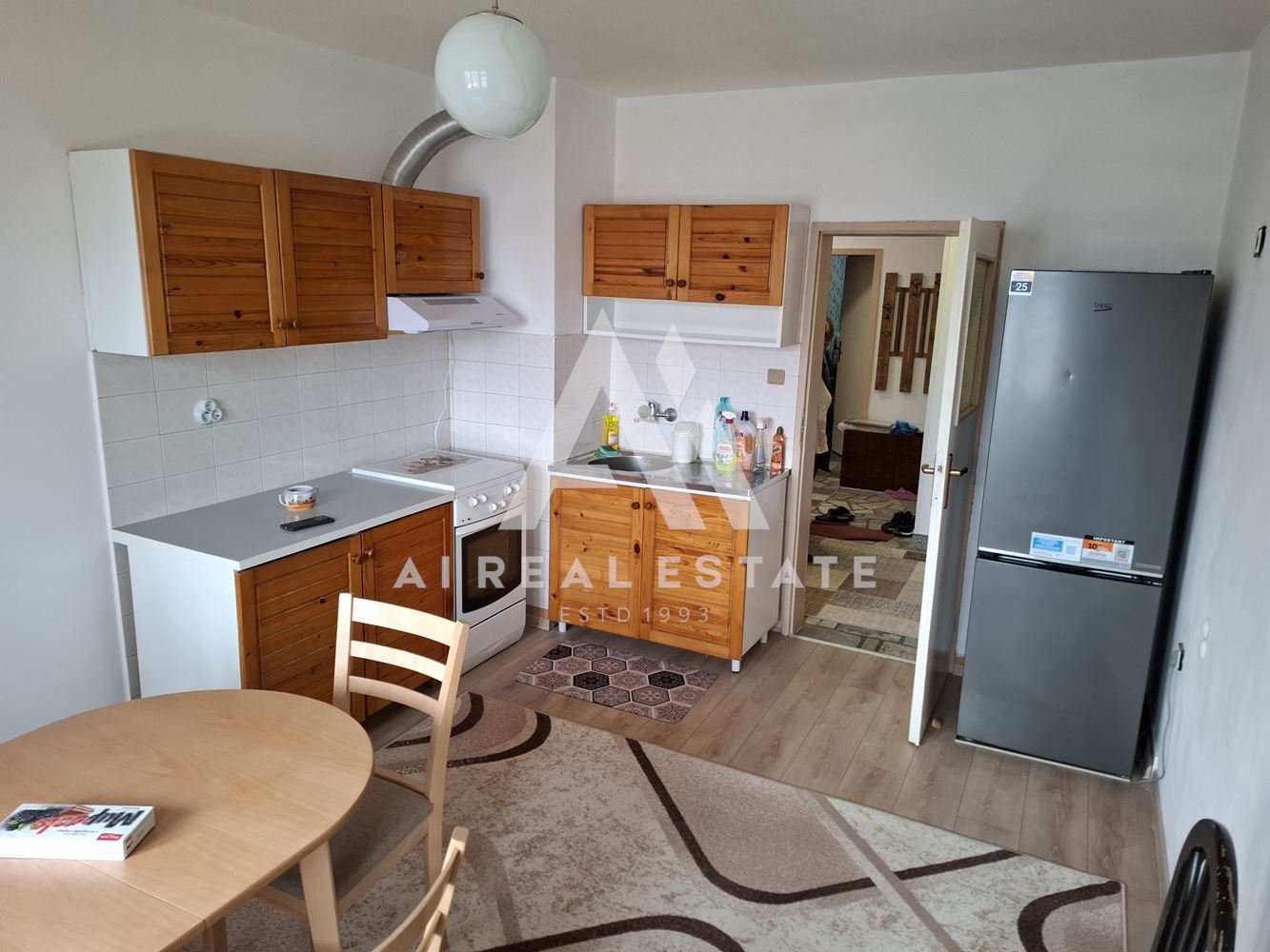 3-стаен апартамент под наем - 0