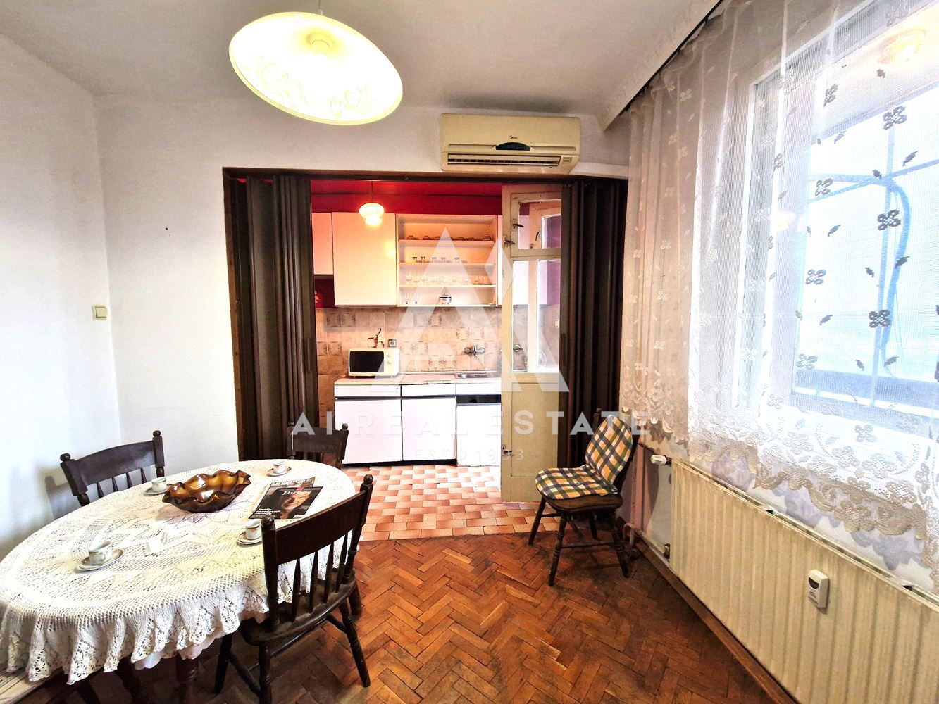 Продава четиристаен апартамент - 0