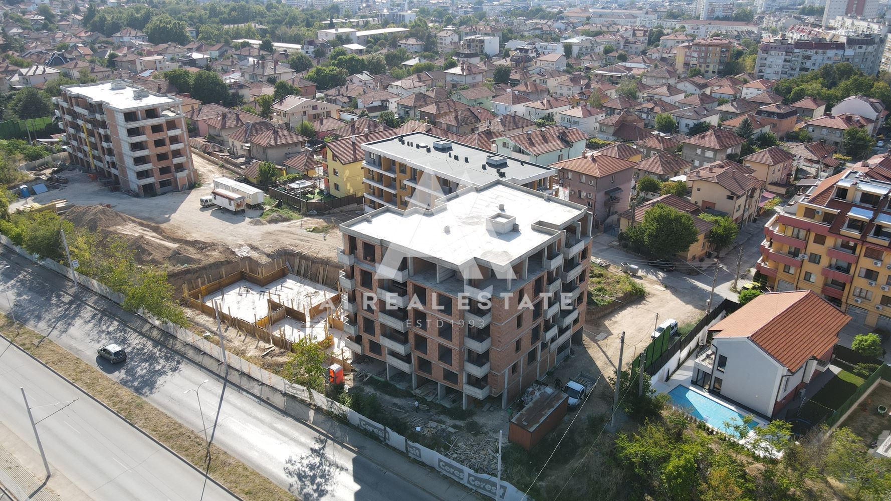 Тристаен апартамент в сграда M&G – S.M.3 ! - 0