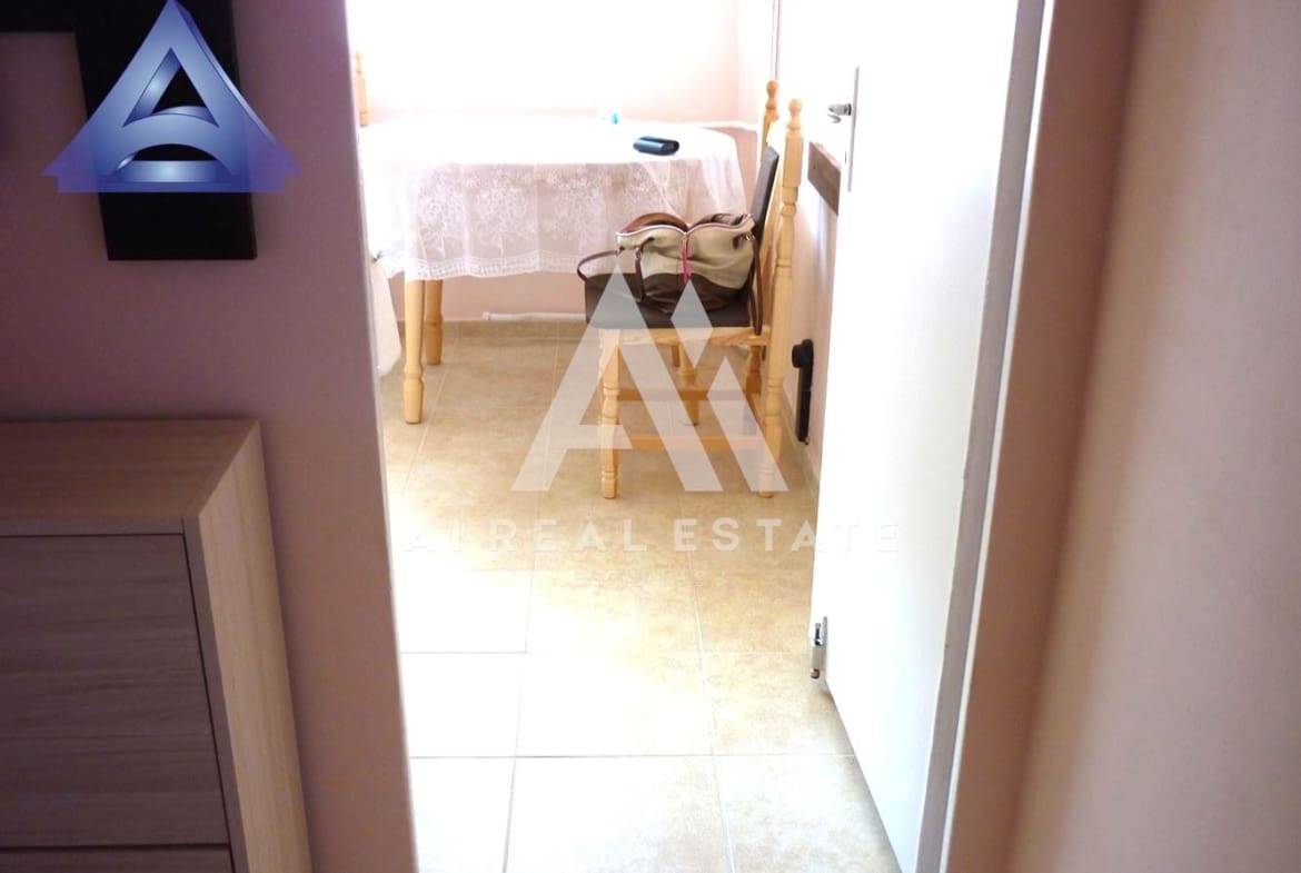 Дава под наем едностаен апартамент - 0