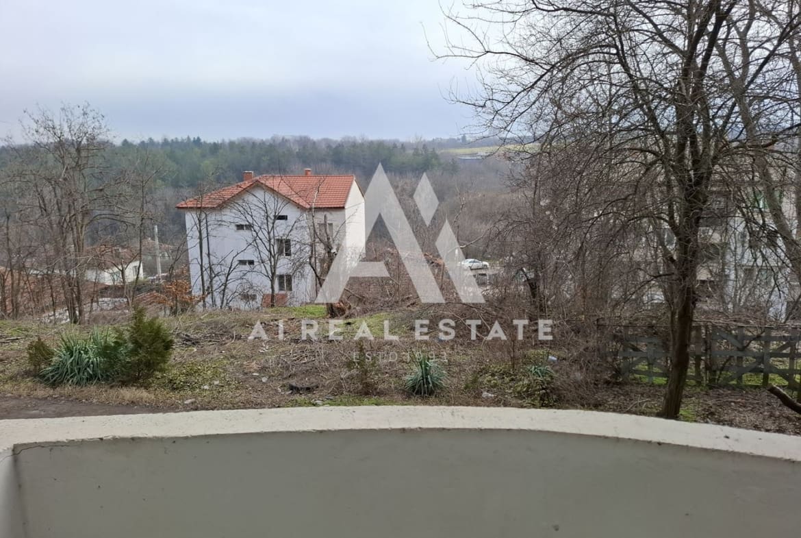 3-стаен апартамент под наем - 0