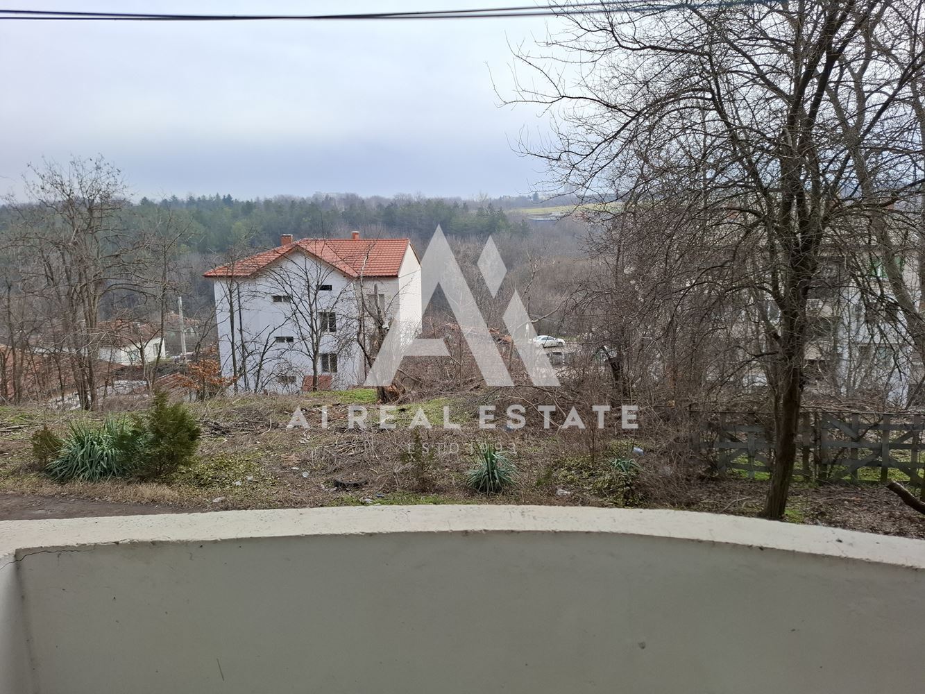 3-стаен апартамент под наем - 0