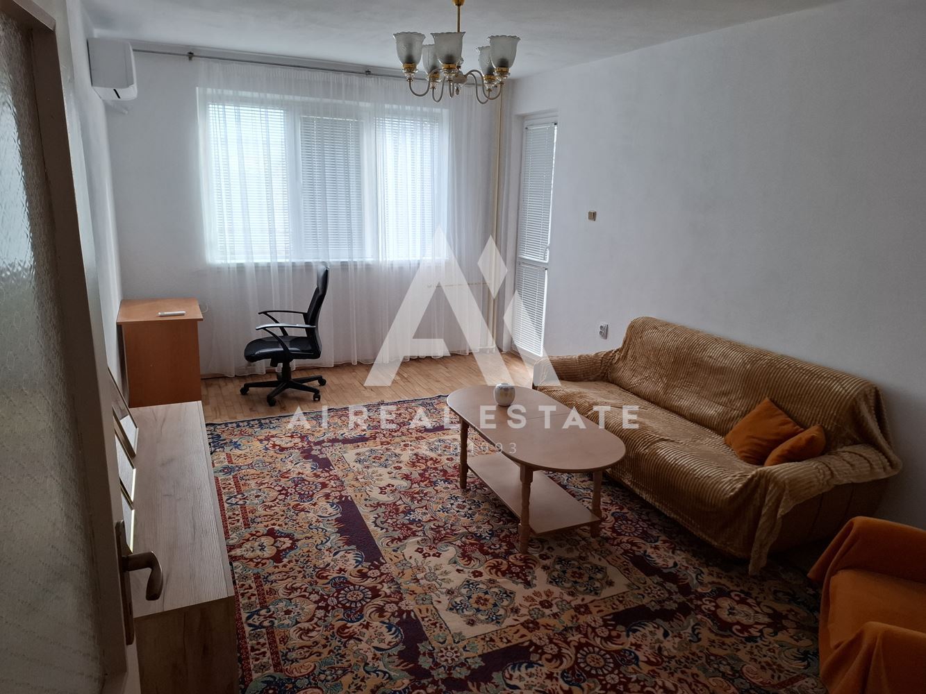 3-стаен апартамент под наем - 0