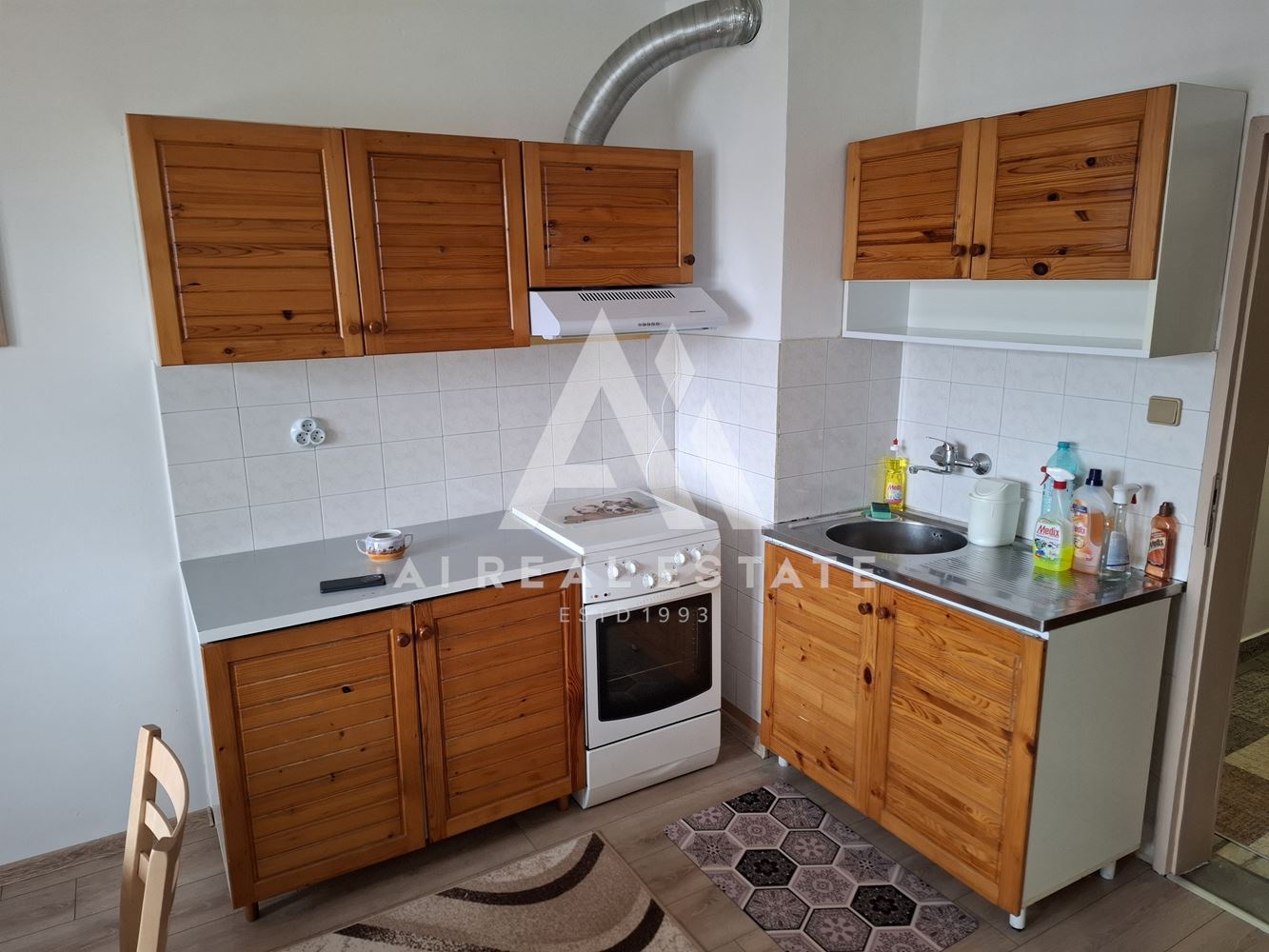 3-стаен апартамент под наем - 0