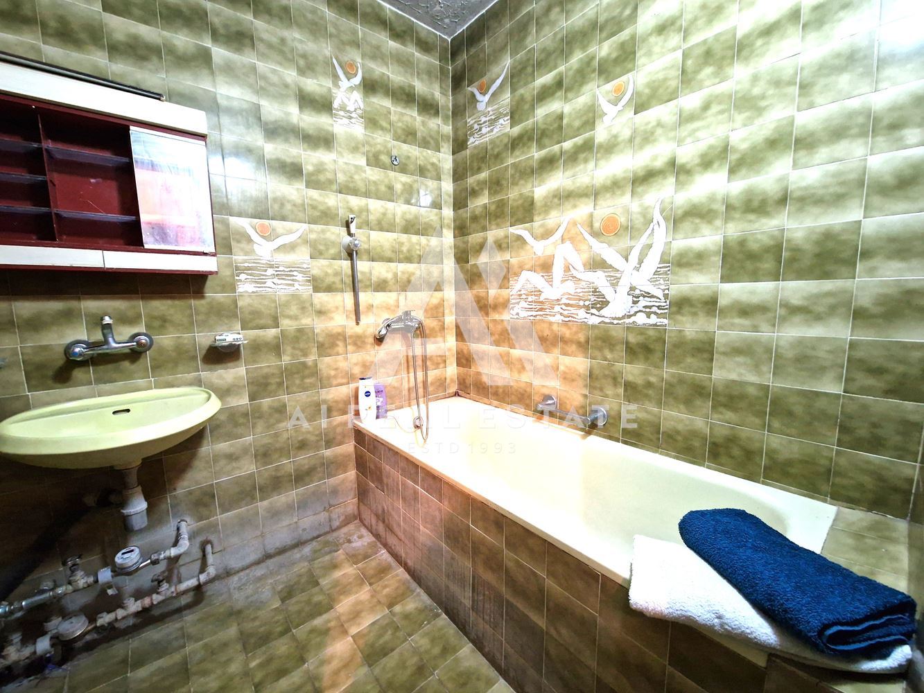 Продава четиристаен апартамент - 0