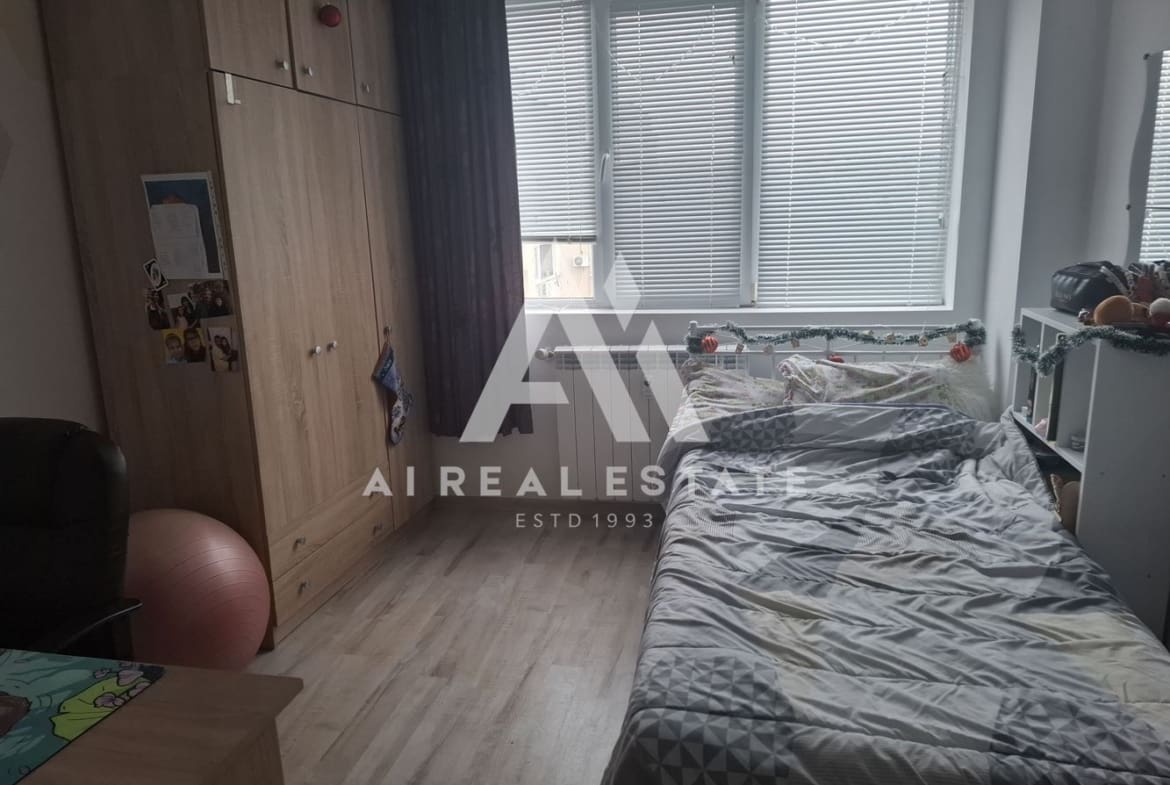 Двустаен апартамент, тухла, идеален център - 0