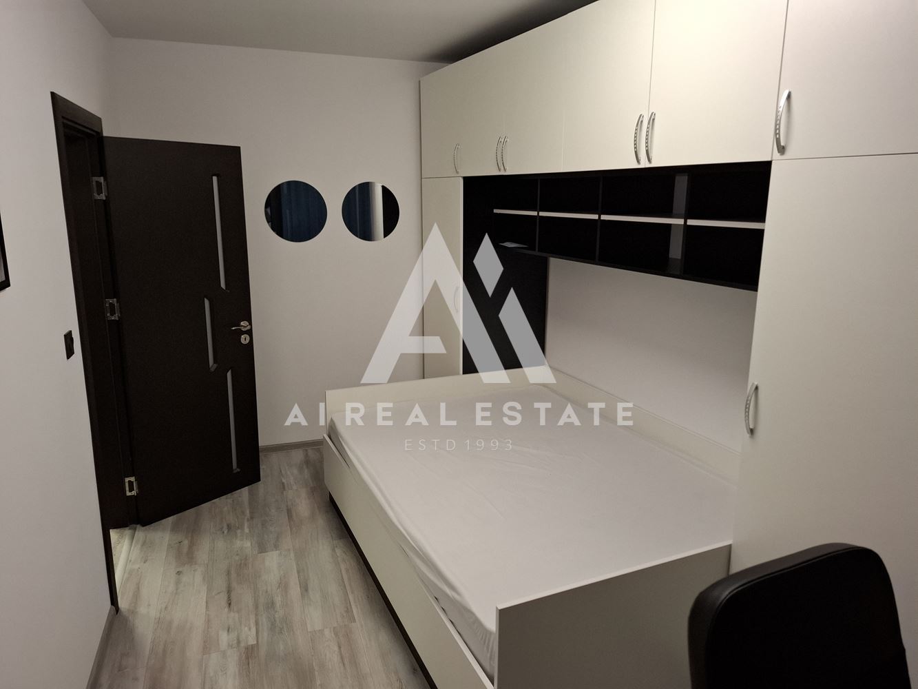 Тристаен апартамент под наем – срещу Медицинския университет ! - 0