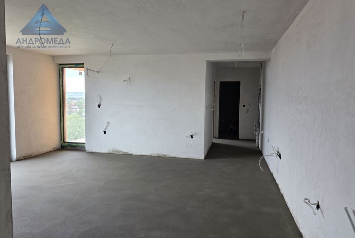 Тристаен апартамент в затворен комплекс – ново строителство, очакван Акт 16 декември 2025 г. - 0