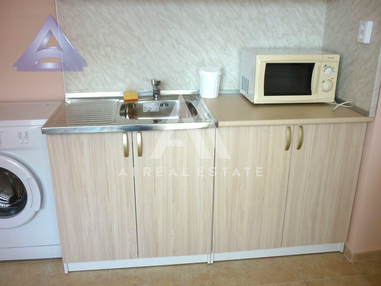 Дава под наем едностаен апартамент - 0