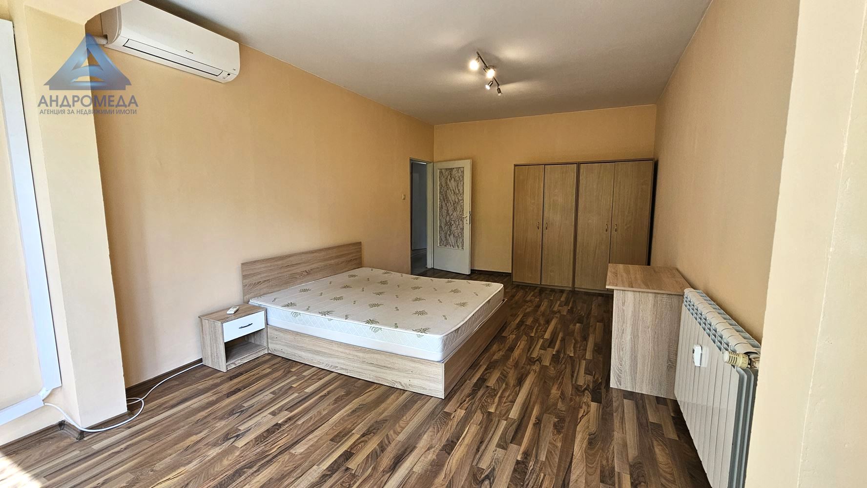 Топъл и светъл двустаен в жк. Овча купел 2 - 0