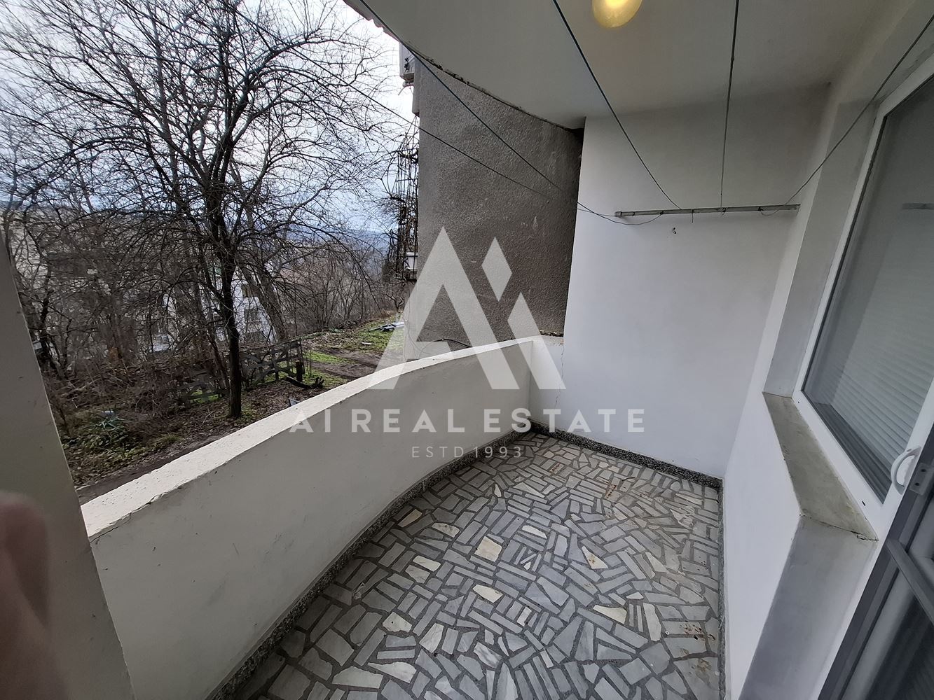 3-стаен апартамент под наем - 0