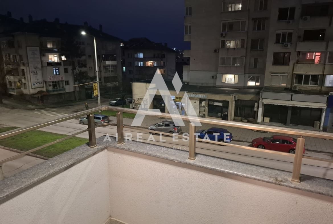 Тристаен апартамент под наем – срещу Медицинския университет ! - 0