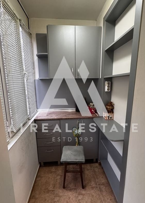 Тристаен обзаведен в района на МУ - 0