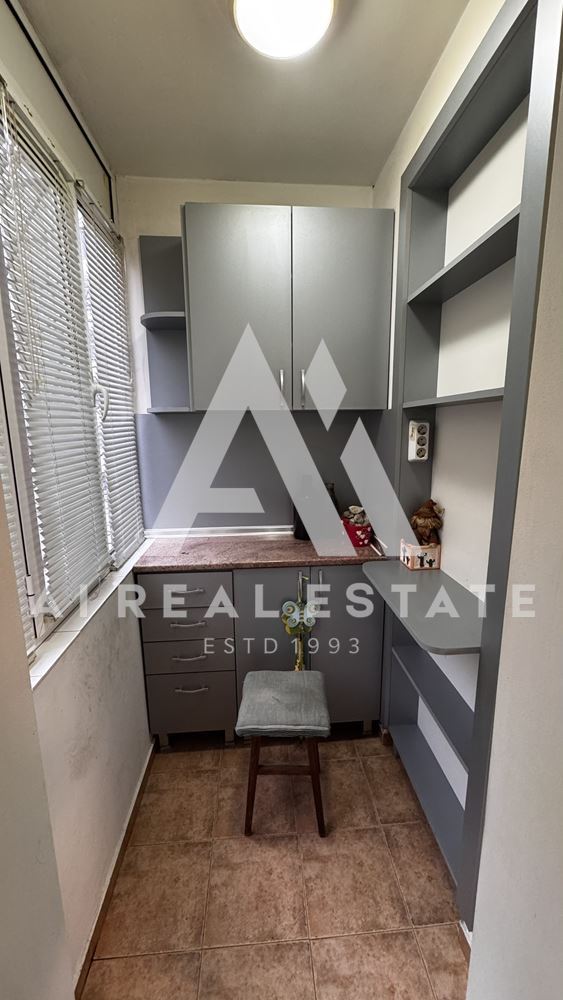 Тристаен обзаведен в района на МУ - 0