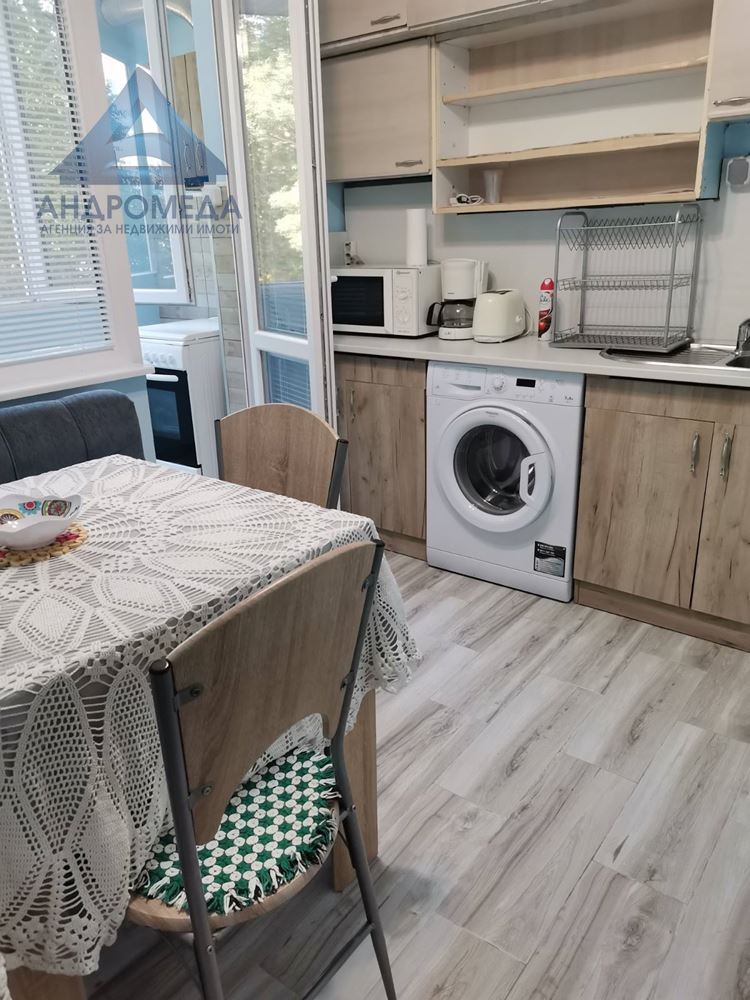 Тристаен обзаведен Окръжна болница - 0