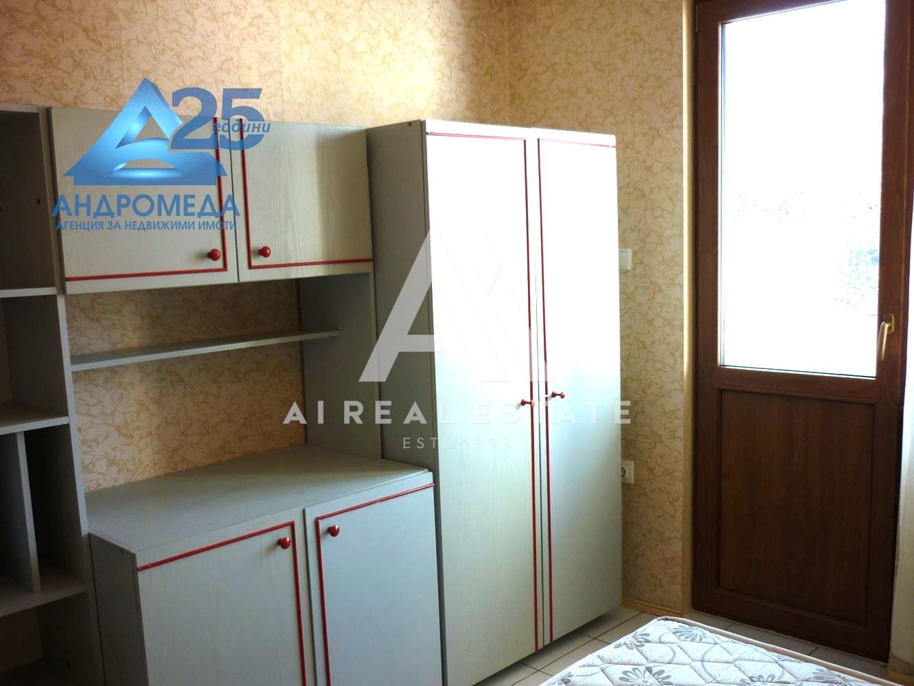 Продава двустаен апартамент - 0