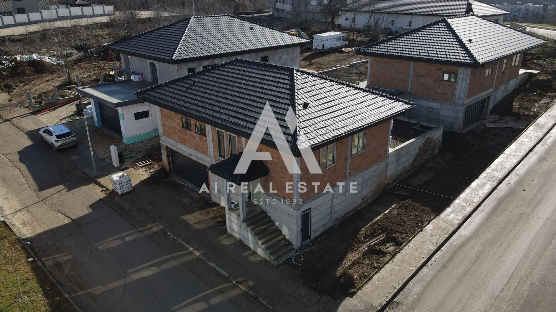 Нова къща с двоен гараж и двор гр.Плевен, ул.Трите бора - АКТ 15 до дни ! - 0