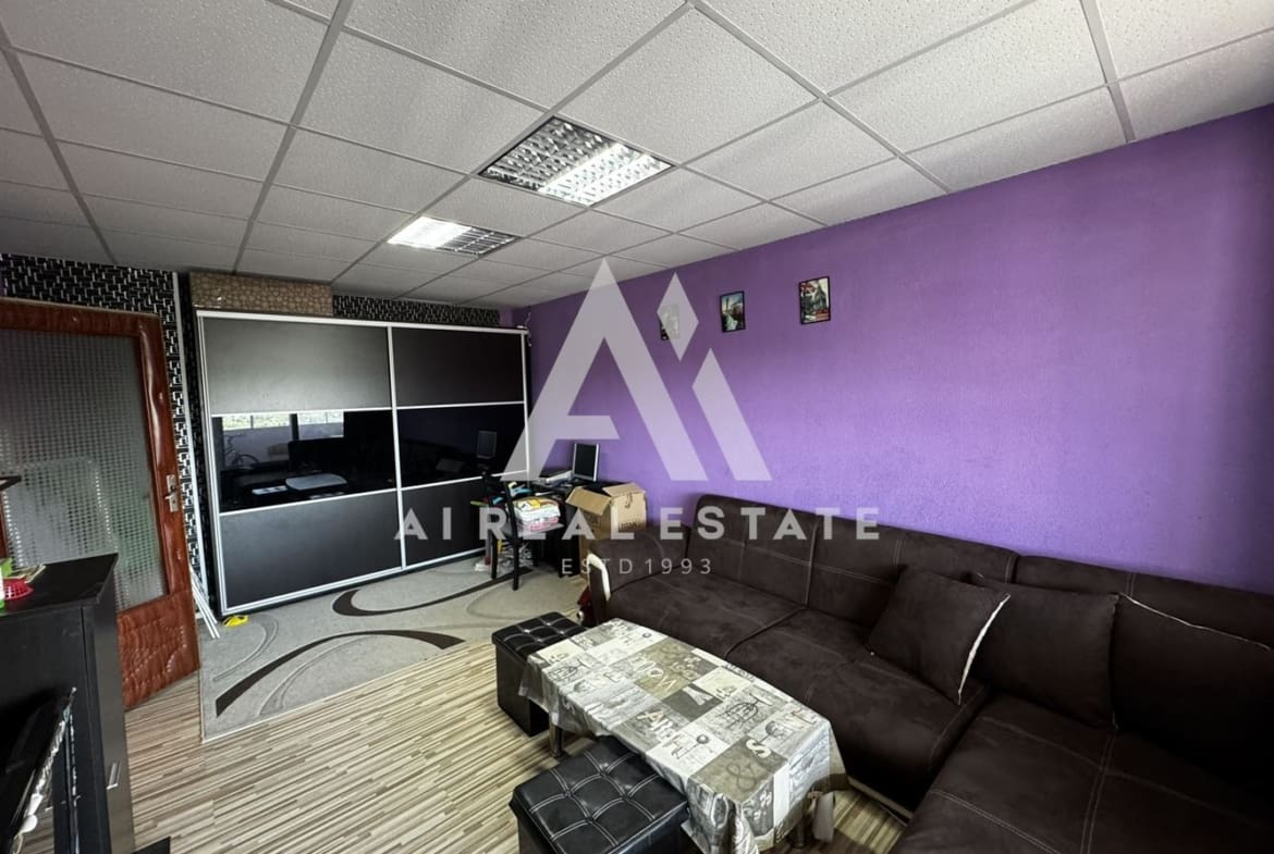 тристаен апартамент - 0