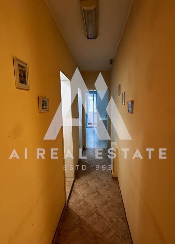 Тристаен обзаведен в района на МУ - 0