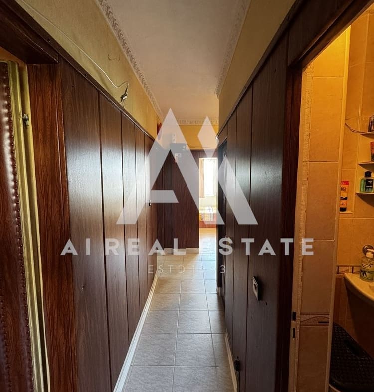 тристаен апартамент - 0