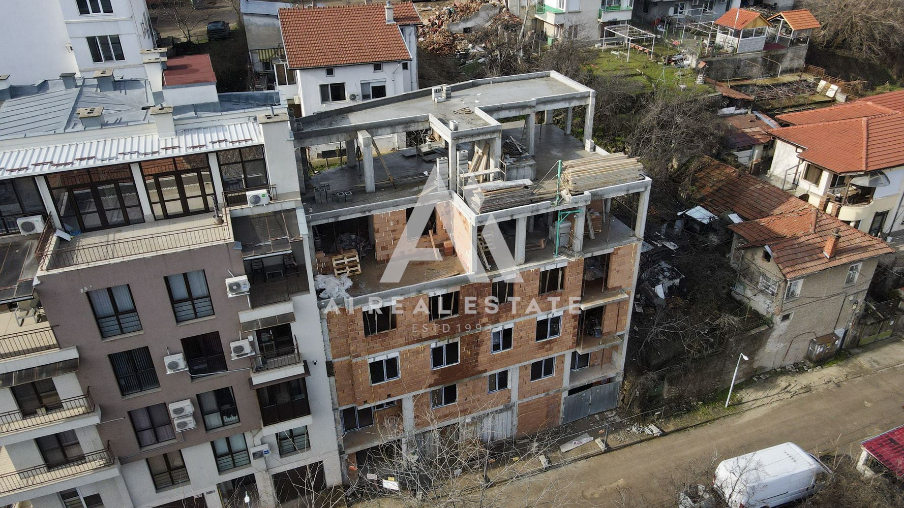 Тристаен апартамент в бутикова сграда Maison 19 - 0