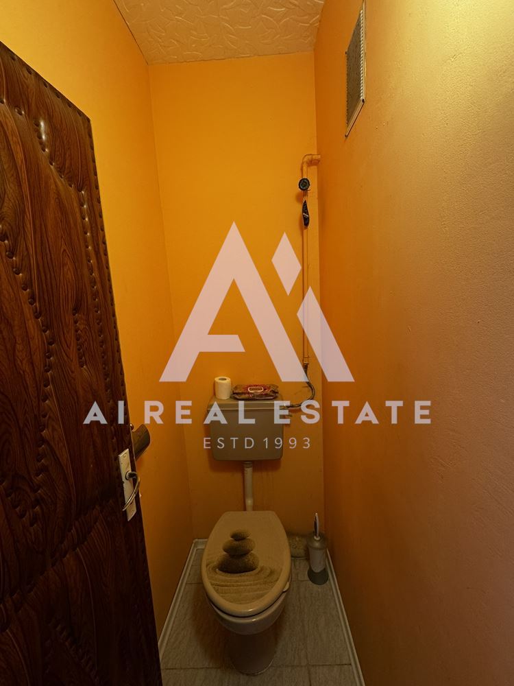 тристаен апартамент - 0