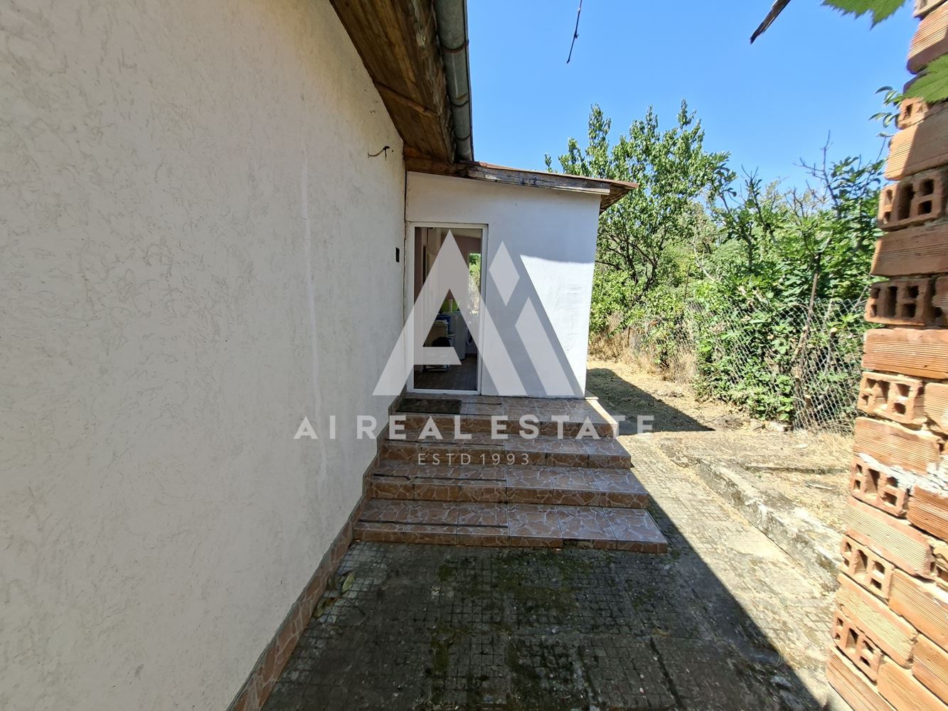 КЪЩА С ДВОР - 0