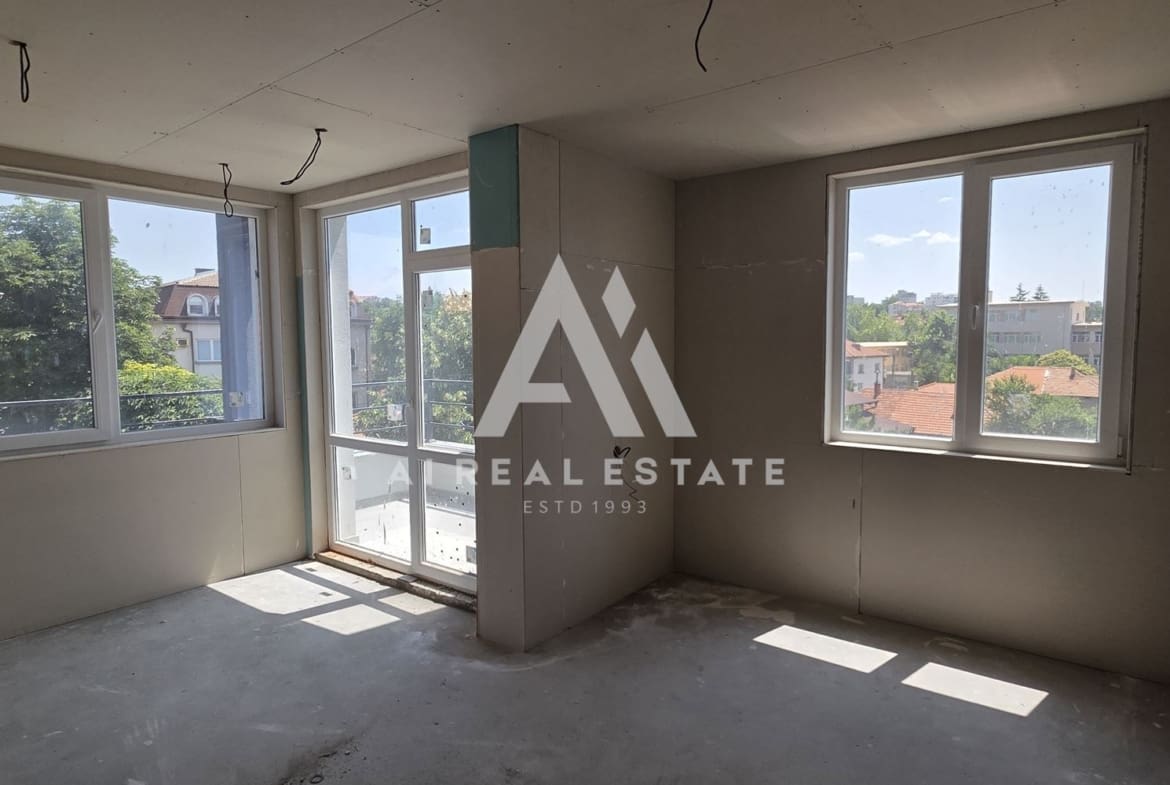 3-стаен Широк център! - 0