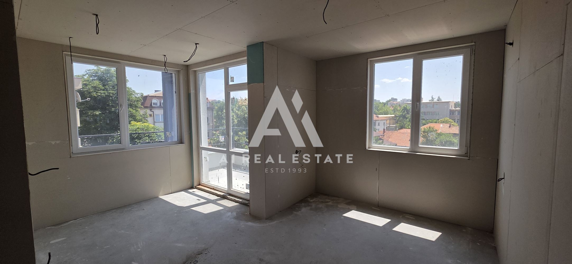 3-стаен Широк център! - 0