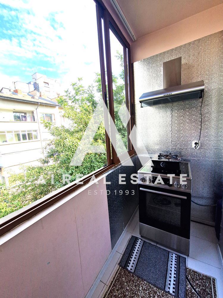 Продава тристаен апартамент - 0