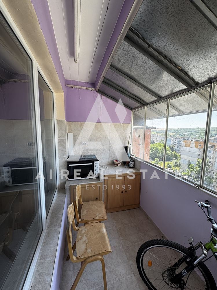 тристаен апартамент - 0