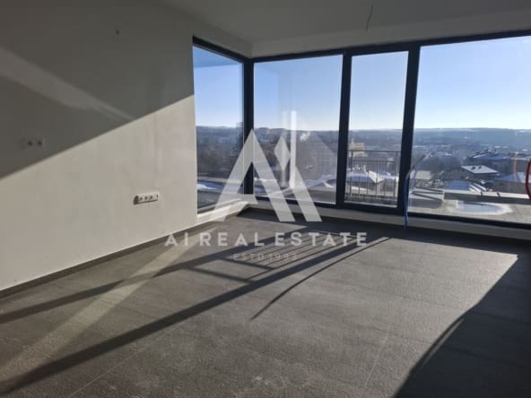 Тристаен апартамент | Широк център, Плевен - 0