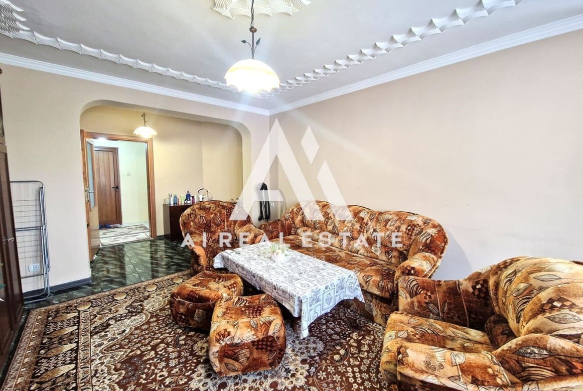 Продава тристаен апартамент - 0