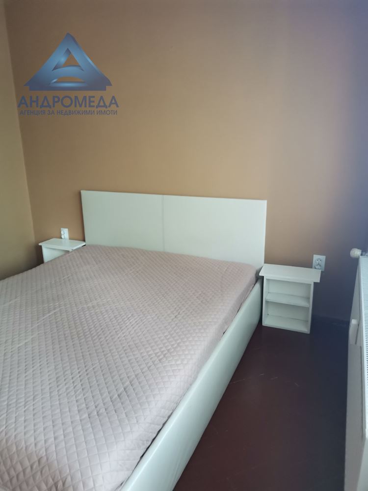 Тристаен обзаведен Окръжна болница - 0